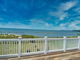 Beachfront Home, Sunset Views & Bay Creek Access - Image 4