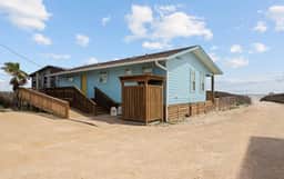 Driftwood Beachfront Home with Pool & Golf Cart - Image 5