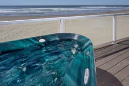 Ocean Jewel Studio with Hot Tub & Fireplace - Image 4
