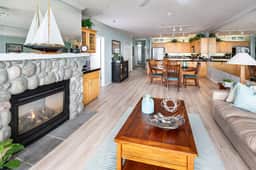 Whalers View Condo, Oceanfront Balcony & Pool - Image 4