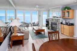 Whalers View Condo, Oceanfront Balcony & Pool - Image 3