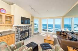 Surf Song Condo, Pool, Spa & Whale Watching, 3-Bed - Image 3
