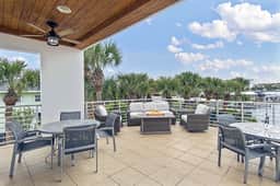 Neptune's Nest Home, Rooftop Deck & Tiki Cruise - Image 2