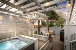 Reel McCoy, Seagrove Home with Hot Tub & Fire Pit - Image 3