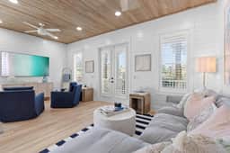 Reel McCoy, Seagrove Home with Hot Tub & Fire Pit - Image 4