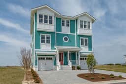 Beachfront Estate with Putting Green, Bay Creek - Image 3