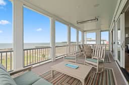 Beachfront Estate with Putting Green, Bay Creek - Image 4