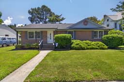 Nautical Miles Home, Close to Park, Beach & Shops - Image 5