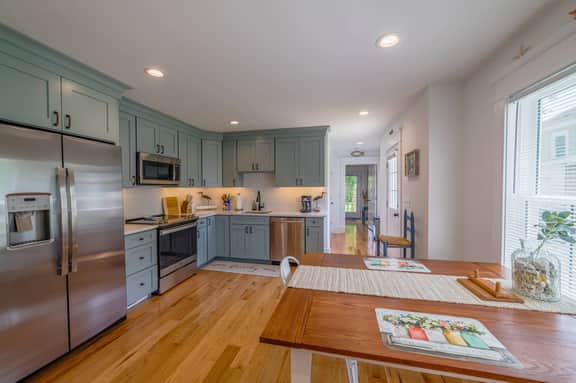 Second Wind Townhouse, Walk to Beach & Downtown - Image 2