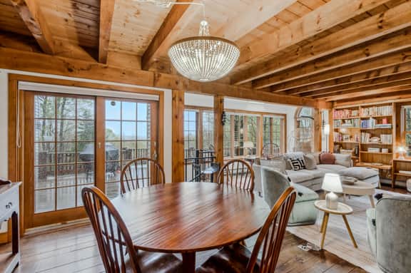 Sugarhouse Hideaway Cabin with Mountain Views - Image 2