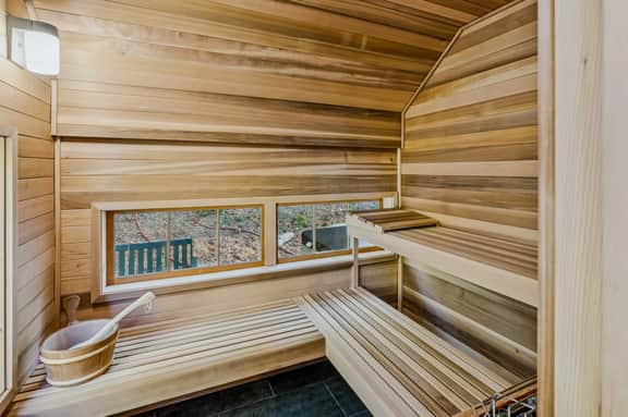 Reservoir Ridge Loft with Hot Tub & Sauna - Image 4