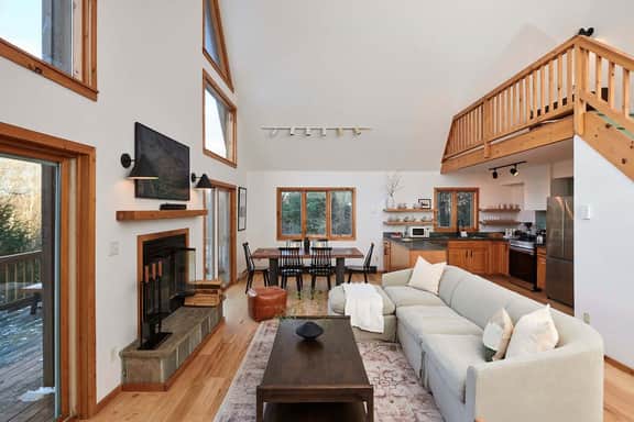 Woodland Chalet, Fire Pit, Deck & Forest Views, 3-Bed - Image 5
