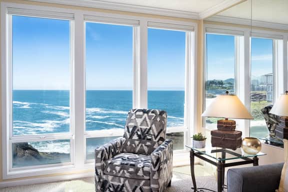 The Lighthouse Condo, Spacious & Whale Watching - Image 4