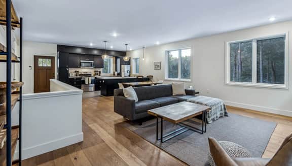 Quechee Home with Fireplace & Quechee Club Access - Image 2