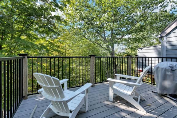 Condo near Ski Hill, Renovated, Kingswood - Image 3