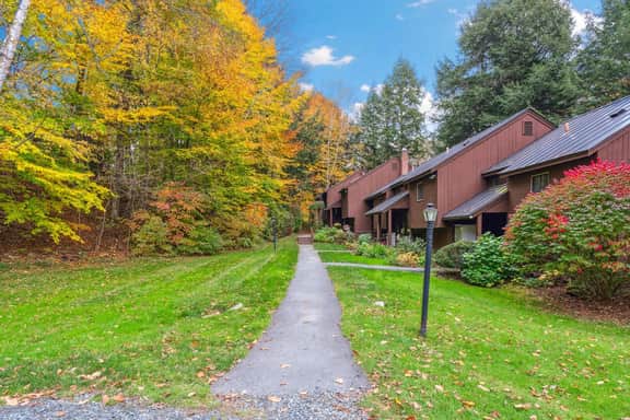 Luxe Condo in the Heart of Quechee, Mill Run - Image 4