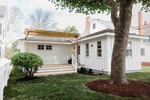 Queens Cottage, Walk to Beach & Downtown - Image 4
