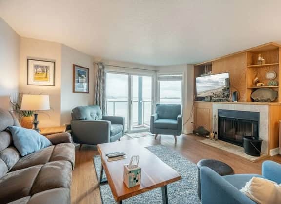 Dock of the Bay Condo, Fireplace & Bay Views - Image 2