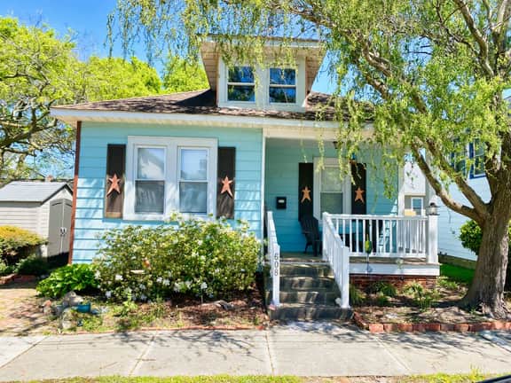 Flip Flop Cottage, Near Beach & Pet-Friendly - Image 2