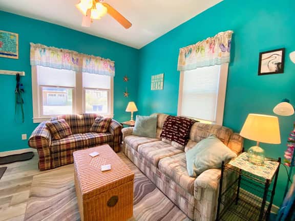 Flip Flop Cottage, Near Beach & Pet-Friendly - Image 5
