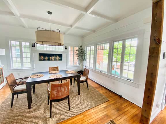 Hummingbird Cottage with Park Views, Pet-Friendly - Image 2