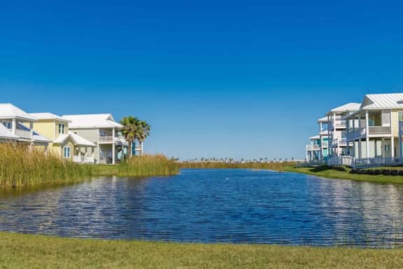 Island Breeze Home, Dual Pools & Private Decks - Image 2