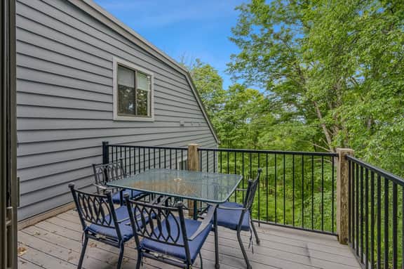 Quechee Club Pool & Golf, 4 Bd End-Unit - Image 3