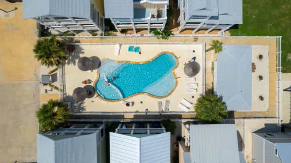 Sea Shack, Triple Decks, Pool & Beach Boardwalk - Image 3