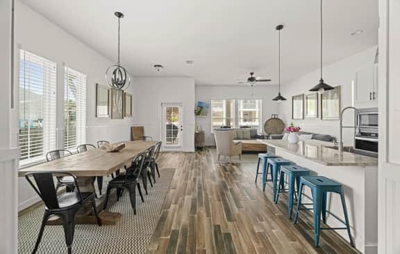 Sea Shack, Triple Decks, Pool & Beach Boardwalk - Image 2