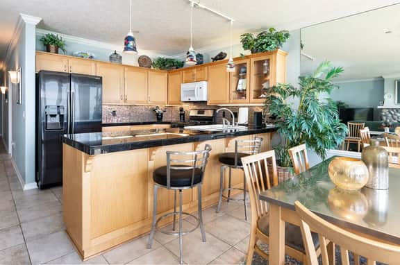 Paradise Regained Condo, Whale Watching & Pool - Image 5