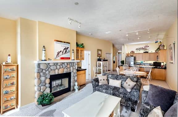 Suite Dreams Condo, Dual King Suites & Pool - Image 2