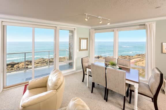 Captains Choice Condo, Panoramic Views & Pool - Image 2