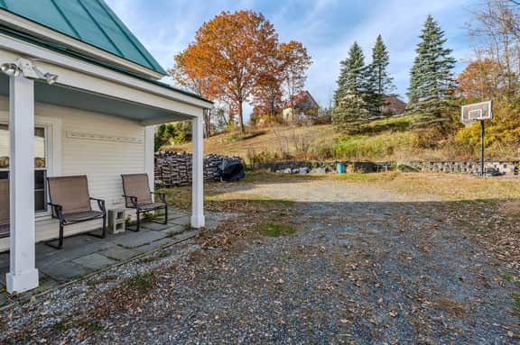 Historic Mill House near the Covered Bridge - Image 5