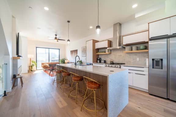Eclectic Boho Townhome, Hot Tub, Waldport - Image 2