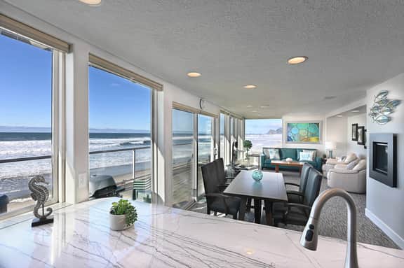 The Perfect Wave, Hot Tub, Fireplace & Beach - Image 4