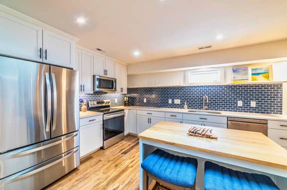 East Virginia Blues Condo, Walk to Beach & Shops - Image 3
