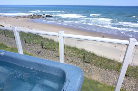 Pacific Pearl Condo, Hot Tub & Panoramic Views - Image 2