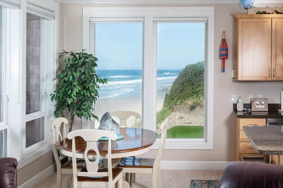 Pacific Pearl Condo, Hot Tub & Panoramic Views - Image 4