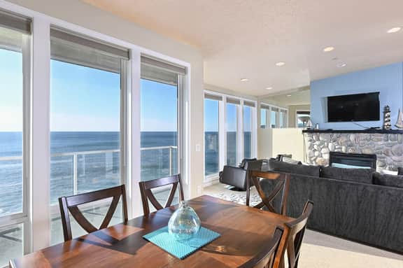 Captains Cove, Balcony, Sweeping Views & Pool - Image 4