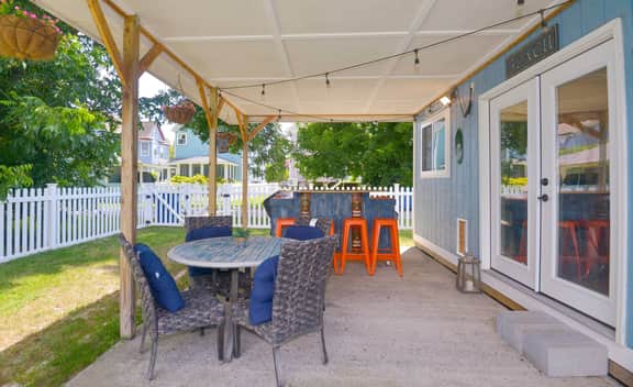 Salty Sea Shack, Near Park, Beach & Pet-Friendly - Image 3