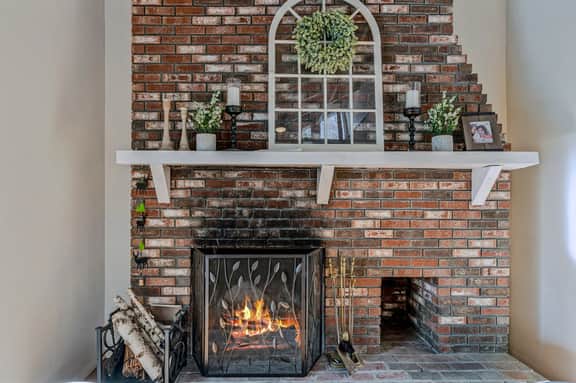 Chittenden Chalet with Pool, Golf & Club Access - Image 4