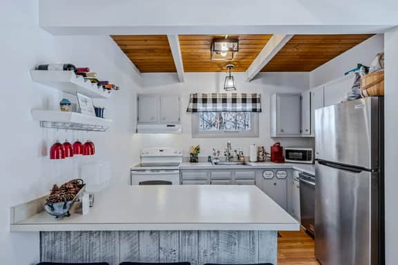 Chittenden Chalet with Pool, Golf & Club Access - Image 3