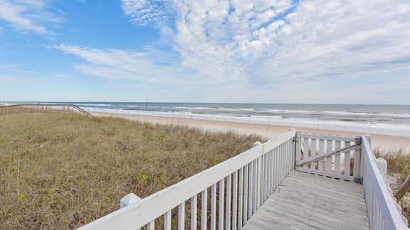 Sandy Chic Home with Oceanfront Deck & Fireplace - Image 3