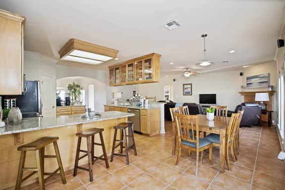 Casa de la Perla, Ocean Views & Beach Boardwalk - Image 3