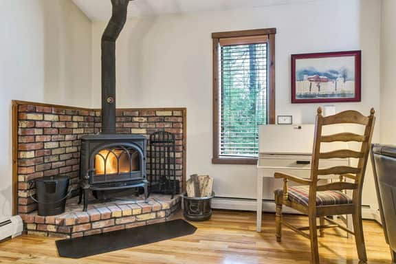 Condo with Fireplace & River Views, Mill Run - Image 5