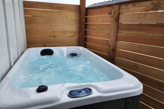 Alsea Bay View Stay + Hot Tub + Easy Walk to Town - Image 3
