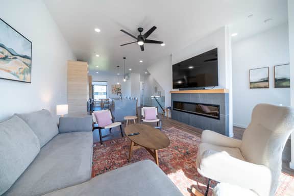 Alsea Bay View Stay + Hot Tub + Easy Walk to Town - Image 4