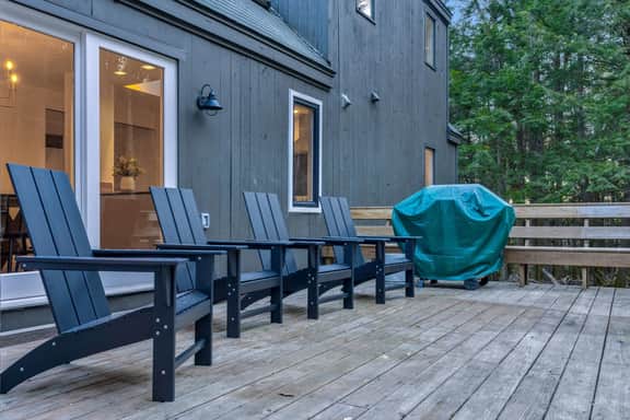 Twin Peaks Saltbox with Sauna, Pet-Friendly - Image 4