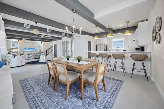 Beachfront Home, Pool Table, BBQ & Beach Access - Image 5