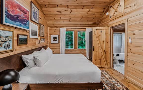 Highland Cabin above Woodstock Village, Pets Welcome - Image 4